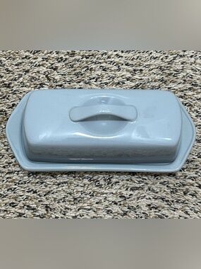 Chantal Covered Butter Dish Glazed Ceramic Stoneware Lid with Handle Slate Blue